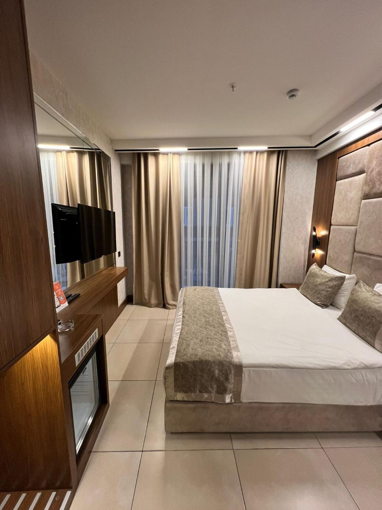Four Sides Beyoglu Hotel อิสตันบูล ภายนอก รูปภาพ